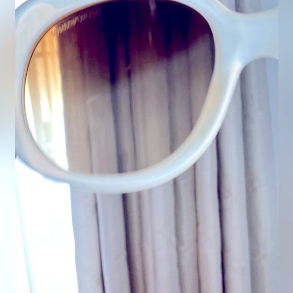 Sold Giorgio Armani sunglasses - Picture 6 of 7